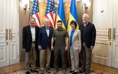 ΗΠΑ: Στην Ουκρανία ο επικεφαλής των Ρεπουμπλικανών της Γερουσίας Mitch McConnell
