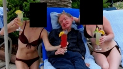 Σκάνδαλο Epstein: Οι φωτογραφίες του Stephen Hawking στο «νησί της αμαρτίας» - Πονηρά χαμόγελα δίπλα σε μπικίνι