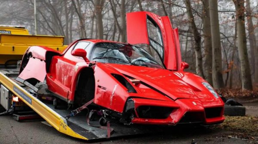 Σμπαράλια έγινε μια Ferrari Enzo