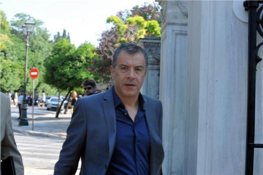 Θεοδωράκης για Αμυρά: Επιτέλους και ένας που κάνει το αυτονόητο