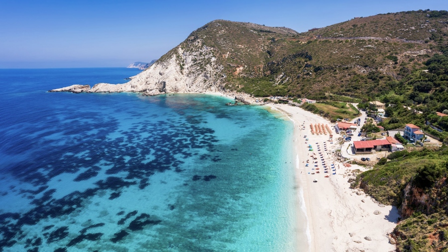 Τρέλα στα... ρωσικά ΜΜΕ με την Κεφαλονιά: «Ένα σπάνιο κόσμημα με λαμπερά πετράδια τη Μελισσάνη και τον Αίνο»