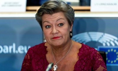 Johansson: Η Κομισιόν εργάζεται για μια νέα συμφωνία μετανάστευσης και ασύλου