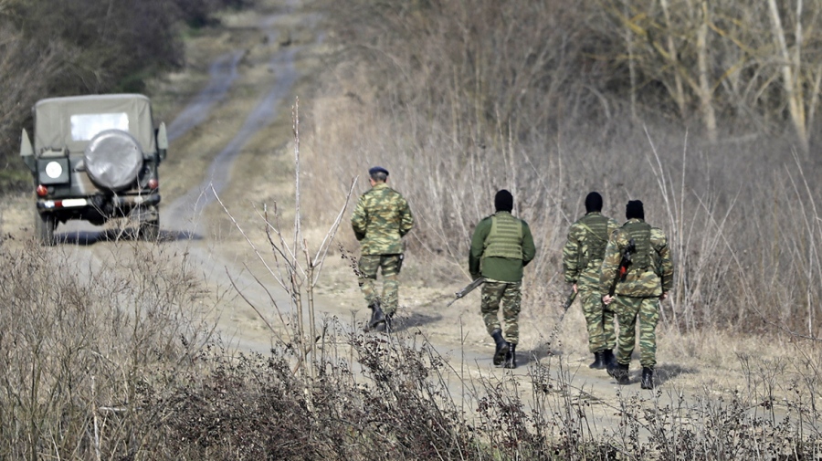 Συνελήφθησαν 7 διακινητές που προωθούσαν 46 μη νόμιμους μετανάστες σε Έβρο και Ροδόπη