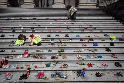 Μακάβρια ανακάλυψη στον Καναδά: Βρέθηκε ομαδικός τάφος 215 παιδιών, ακόμη και 3 ετών