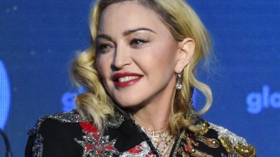 Στην Εντατική η Madonna - Αναβλήθηκε η παγκόσμια περιοδεία της