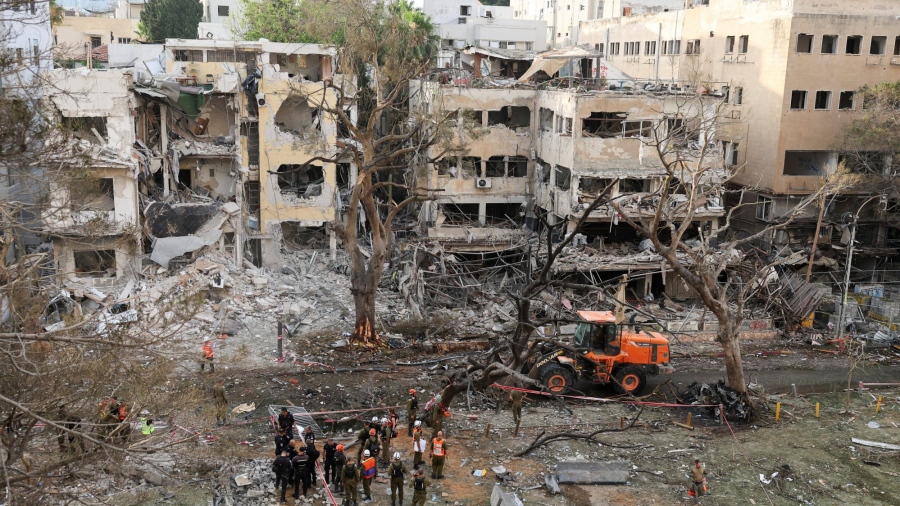 Καταιγιστικές εξελίξεις - Το Ιράν σφυροκόπησε Haifa, Tel Aviv με μπαράζ 30 βαλλιστικών, αναφορές για θύματα - Συγκλονιστικά βίντεο