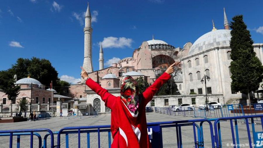 Ο Erdogan θέλει μέσα από την Αγία Σοφία να αναβιώσει τον Ισλαμικό χαρακτήρα της Τουρκίας