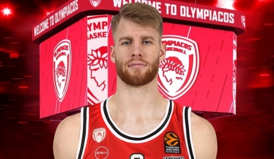 Ο Τόμας Γουόκαπ πήρε το ελληνικό διαβατήριο - Το σχετικό αίτημα υπεγράφη από την Κατερίνα Σακελλαροπούλου