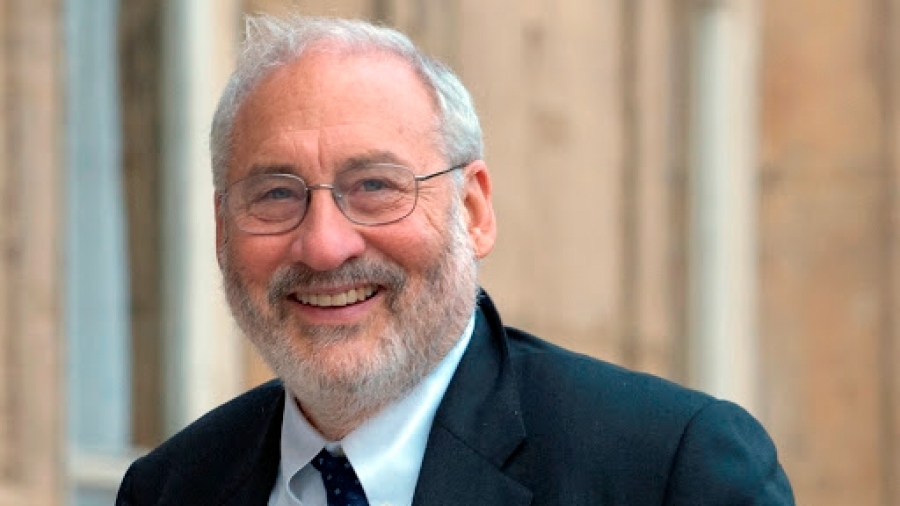 Joseph Stiglitz: Να αρθούν οι πατέντες των εμβολίων κατά του κορωνοϊού