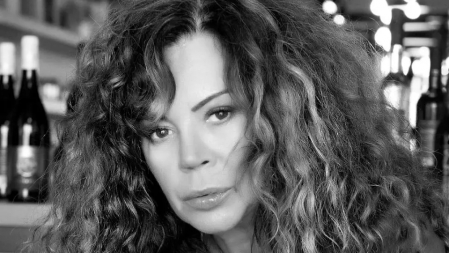 Ελένη Δήμου για κορωνοϊό: Απορώ με τους πανίβλακες που αμφισβητούν τους γιατρούς