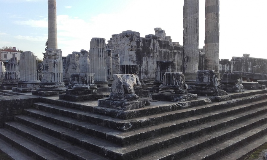 Αφιερωμένο στη δημοκρατία το νέο επεισόδιο της εκπομπής λόγου  «Φιλοσοφία στην πράξη» στο COSMOTE HISTORY HD