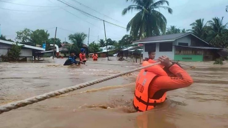 Φιλιππίνες - τροπική καταιγίδα Nalgae: Στους 45 οι νεκροί από πλημύρες και κατολισθήσεις