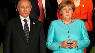 Putin και Merkel συζήτησαν για την πανδημία, το πετρέλαιο, την ανατολικη Ουκρανία, τη Συρία και τη Λιβύη