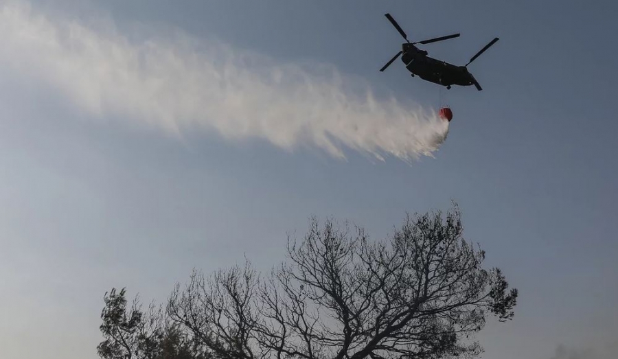 Φωτιές: Παραιτήθηκε ο διοικητής της Αεροπορίας Στρατού λόγω... Σινούκ