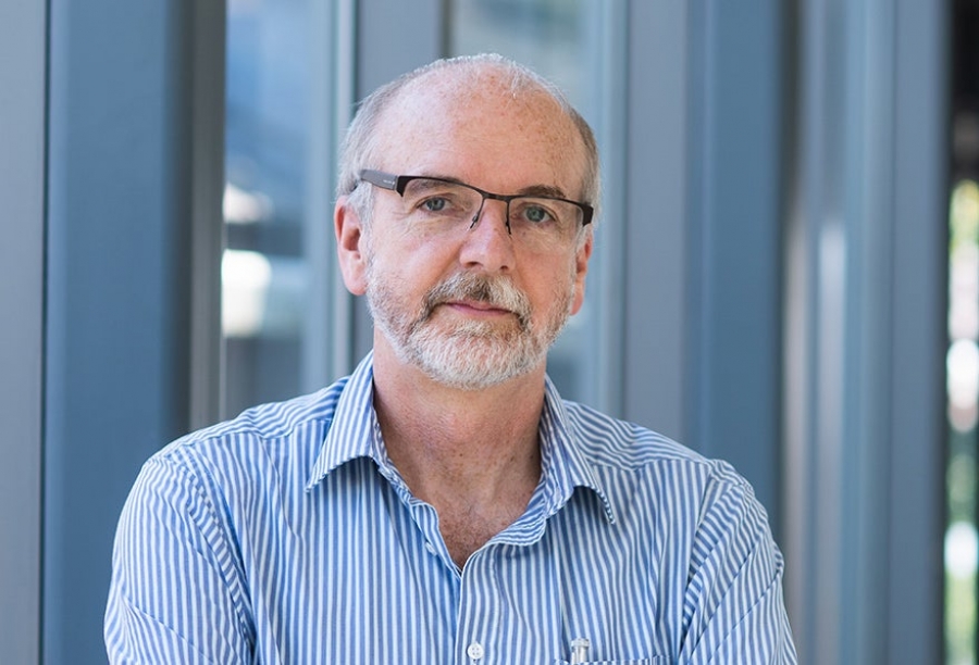 Pollard (Λοιμωξιολόγος, Βρετανία): Η μετάλλαξη Omicron δεν θα οδηγήσει σε επανεκκίνηση της πανδημίας