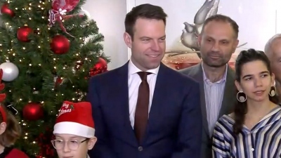 Τα κάλαντα των Χριστουγέννων στην Κουμουνδούρου - Οι μαντινάδες για τον Κασσελάκη από τον Σύλλογο «Δικταίοι Καστρινοί»