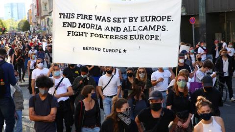 Γερμανία: Μεγάλες διαδηλώσεις για τη χορήγηση ασύλου σε μετανάστες της Μόριας