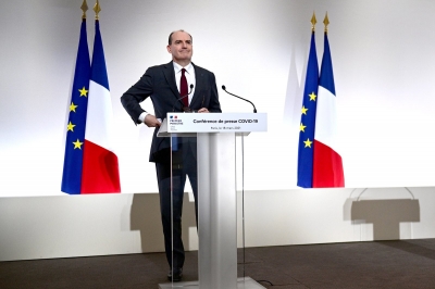 Eπιβολή lockdown ενός μήνα στη Γαλλία - «Πόλεμος» για τα εμβόλια: Η ΕΕ απειλεί τη Βρετανία