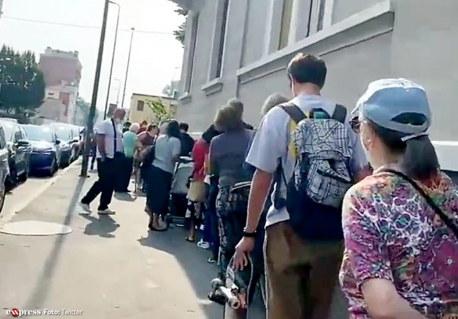 Στη σοσιαλιστική Ιταλία του Mario Draghi οι πολίτες στέκονται σε ατελείωτες ουρές για φαγητό