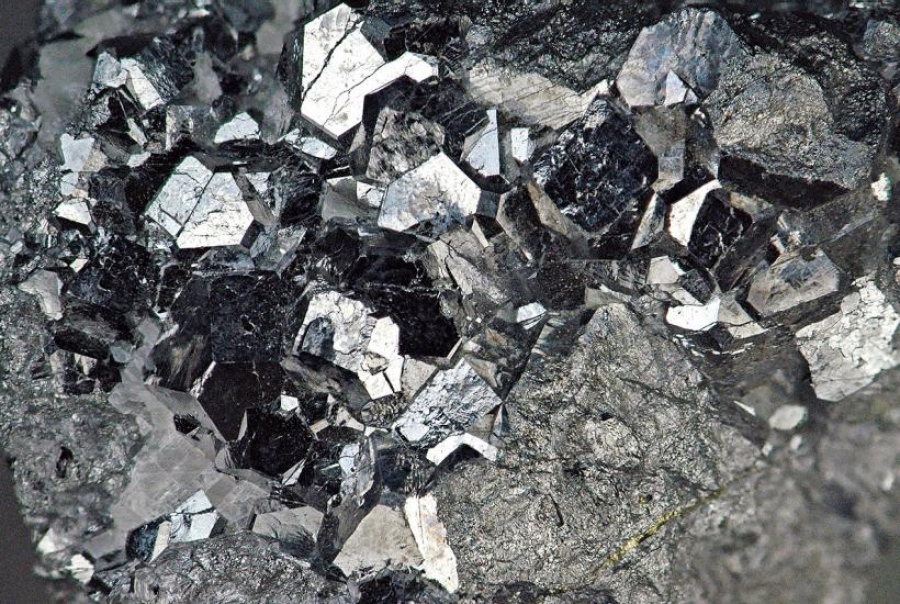 Η Κίνα αυξάνει τα αποθέματά της σε νικέλιο – Στρατηγική κίνηση απέναντι στις γεωοικονομικές πιέσεις των ΗΠΑ