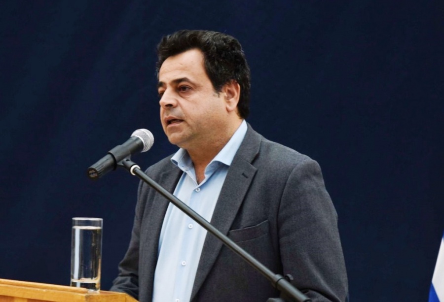 Σαντορινιός: Θα βάλει η κυβέρνηση θυρωρό στο πλωτό φράγμα για να ανοίγει για τους τουρίστες;