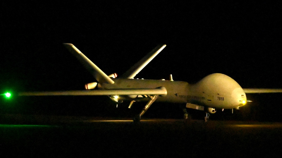 Συγκλονιστικό: Σχέδιο σαμποτάζ της συνόδου Putin - Trump με βρώμικα drones και εντάλματα - Βομβιστές της ειρήνης οι Ευρωπαίοι