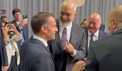 O ανεκδιήγητος Macron και ο φίλος του Soros, ο Αλβανός Rama, χλευάζουν τον Trump, αλλά πίσω έχει η αχλάδα την ουρά