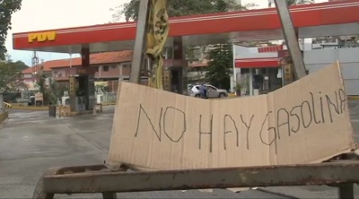Η πλούσια σε πετρέλαιο Βενεζουέλα ξέμεινε από βενζίνη