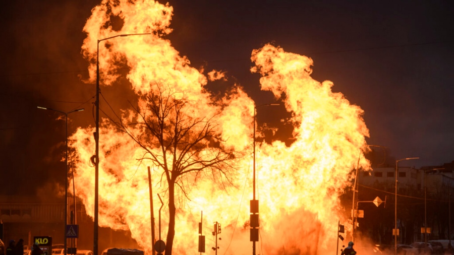 Συναγερμός στην Ουκρανία – Αναμένει μαζικούς ρωσικούς βομβαρδισμούς στις 25/4