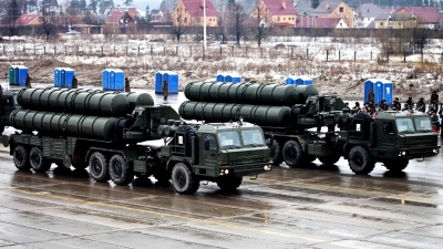 Σοβαρεύουν τα πράγματα στην Ουκρανία - Οι Ρώσοι για πρώτη φορά εξοπλίζουν ταξιαρχία με τους S-500