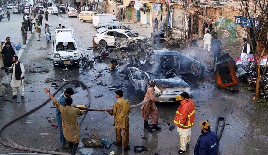 Τουλάχιστον δέκα νεκροί από βομβιστική επίθεση αυτοκτονίας στο Πακιστάν