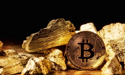 Συναγερμός στις αγορές: Το χρήμα καταρρέει – Στροφή στο Debasement Trade, με Bitcoin και χρυσό