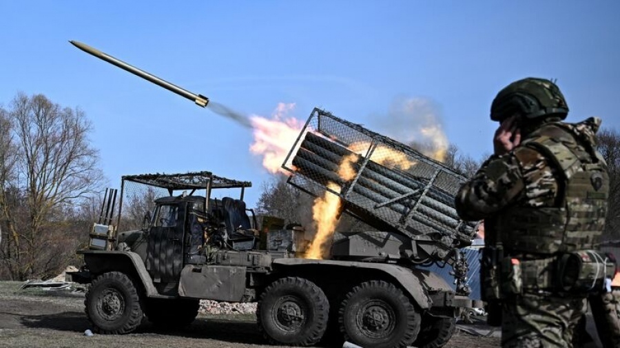 Recipe for disaster – Russian offensive surges with motorcycles at 12 points – West fantasizes about coup against Putin