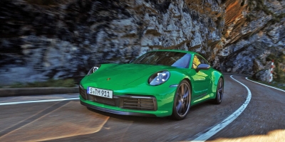 H Porsche 911 Carrera Touring είναι η GT3 του λαού