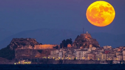 Chilling scientific prediction: Moon to collide with asteroid 2024 YR4 on December 22, 2032