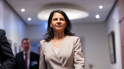 Η πολεμοκάπηλη Baerbock (ΟΗΕ) θέλει να στείλει κυανόκρανους στην Ουκρανία