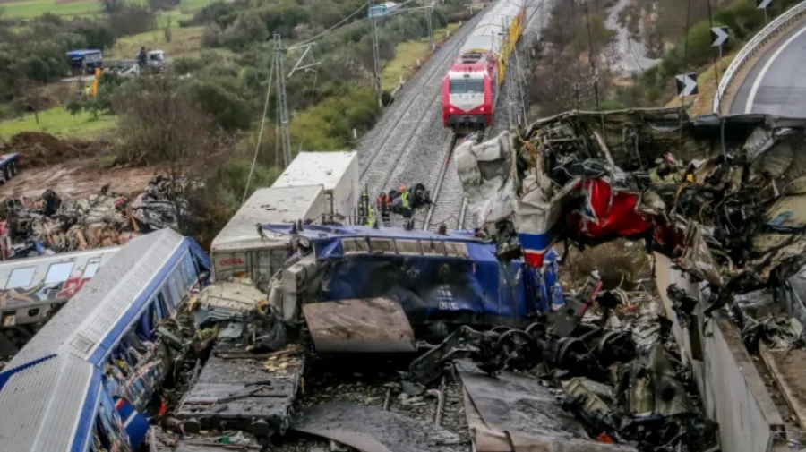 Συγκλονιστική μαρτυρία από συγγενή θυμάτων στα Τέμπη: Ο Πλεύρης έκλεισε την έρευνα για τους ζωντανούς