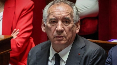 Σε… δραματικούς τόνους η ομιλία Bayrou (Γαλλία): Αν θέλουμε να σώσουμε το πλοίο, πρέπει να δράσουμε χωρίς καθυστέρηση