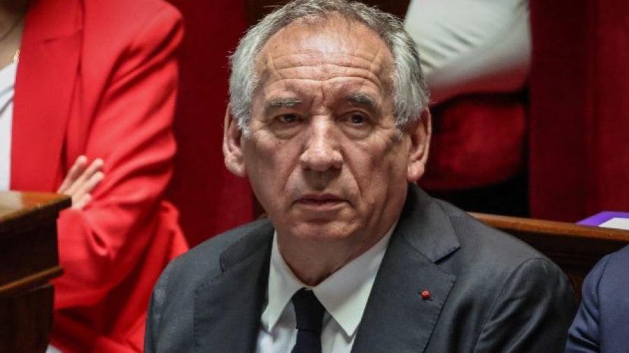 Σε… δραματικούς τόνους η ομιλία Bayrou (Γαλλία): Αν θέλουμε να σώσουμε το πλοίο, πρέπει να δράσουμε χωρίς καθυστέρηση