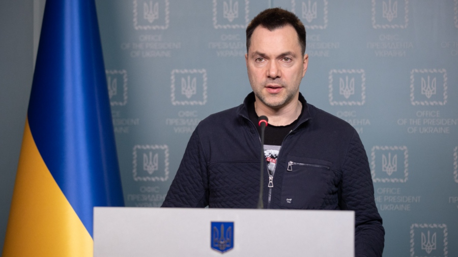 Δραματική προειδοποίηση Arestovych: Οι ΗΠΑ μας εγκατέλειψαν - Αντέχουμε για λίγους μήνες ακόμα