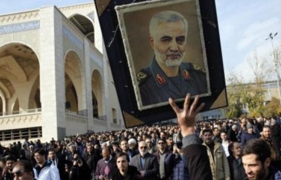 Ιράκ: Χιλιάδες άνθρωποι στους δρόμους της Βαγδάτης για τη νεκρική πομπή του Soleimani