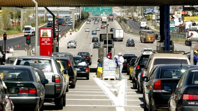 Κορυφώνεται η έξοδος για το τριήμερο του Δεκαπενταύγουστου - Χωρίς προβλήματα η κίνηση στις εθνικές οδούς
