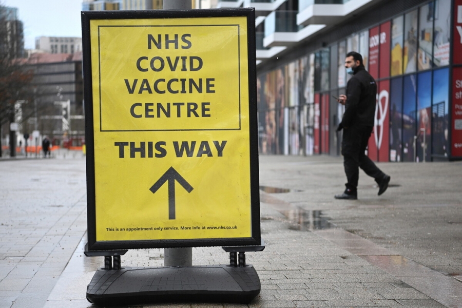 Βρετανία: Μειώθηκαν κατά 4,6% τα κρούσματα Covid σε μία εβδομάδα