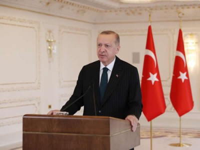 Erdogan: Είμαστε έτοιμοι να συνεργαστούμε με οποιονδήποτε, αρκεί να σεβαστεί τα κυριαρχικά μας δικαιώματα