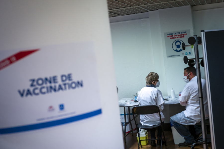Γαλλία - Covid: Πάνω από 30 εκατ. έχουν κάνει τουλάχιστον μια δόση εμβολίου