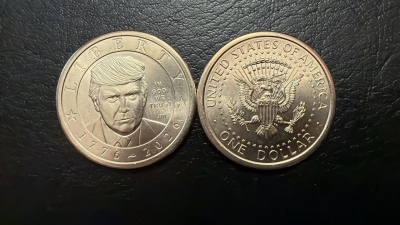 Ο Trump τώρα και σε νόμισμα – Έγινε ο πρώτος εν ζωή Αμερικανός πρόεδρος εδώ και έναν αιώνα σε νόμισμα του 1 δολαρίου