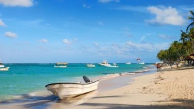 Expedia: Αυτή την παραλία αναζητούν περισσότερο οι ταξιδιώτες για τον Ιούλιο