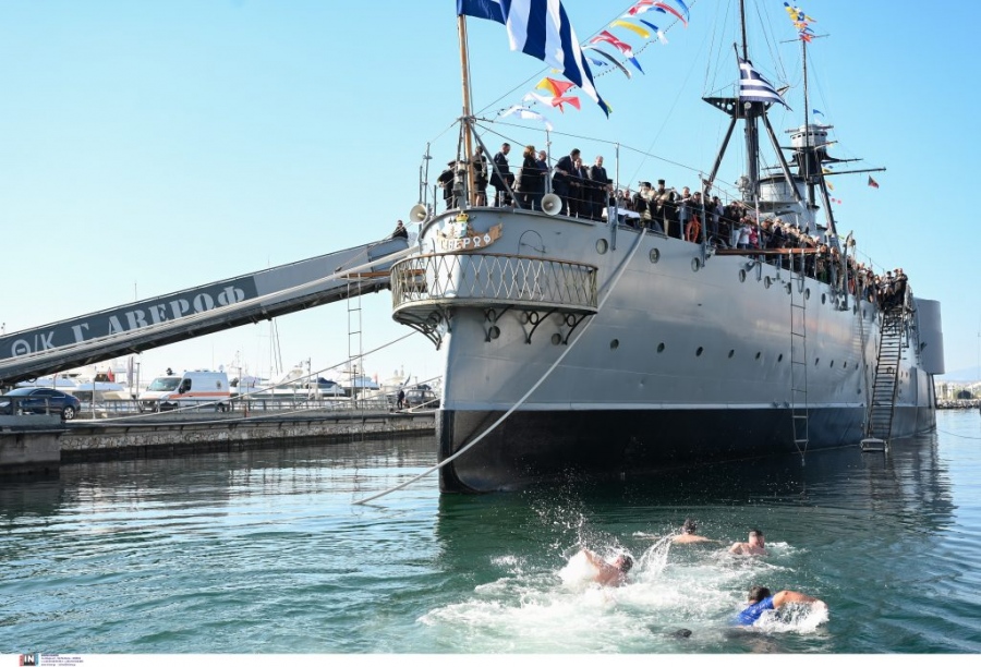 Ανοιχτά για το κοινό τα πολεμικά πλοία σε Πειραιά και Θεσσαλονίκη για την 28η Οκτωβρίου