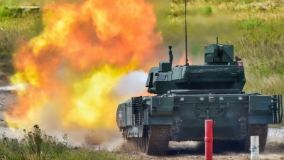 Οι ΗΠΑ αποκαλύπτουν: «Οι Ρώσοι έντυσαν τα τανκς τους με ένα αόρατο δίχτυ προστασίας ενάντια στα drones»