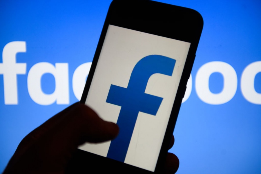 Facebook: Ενισχύει με 100 εκατ. δολάρια τα μέσα ενημέρωσης που πλήττονται από τον κορωνοϊό